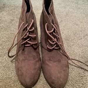 Light brown wedge size 7 good condition